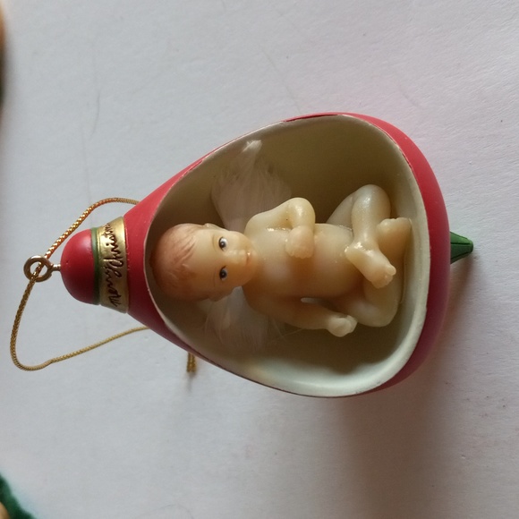 Set of 4 "Santa's Little Angels" Christmas Ornaments. - Picture 4 of 6